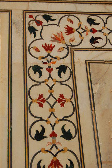 Einlegearbeiten aus Halbedelsteinen am Taj Mahal
