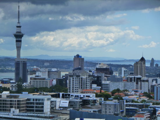 Die Sicht auf Auckland vom Mt. Eden aus