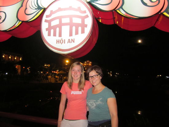 Beim Abendspaziergang durch Hoi An! Alles war bunt beleuchtet und sah echt super aus!