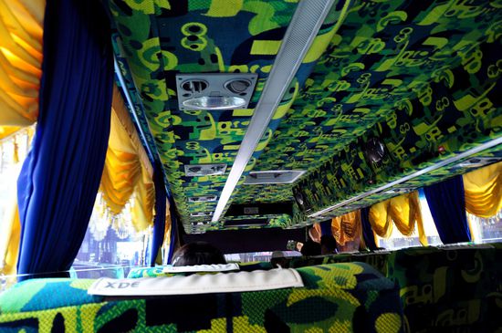 der geschmackvoll designte Bus nach Ipoh 