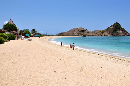 da steht auch leider schon das erste 5 Sterne Hotel mit Privatstrand für Hotelgäste..stört mich doch nicht