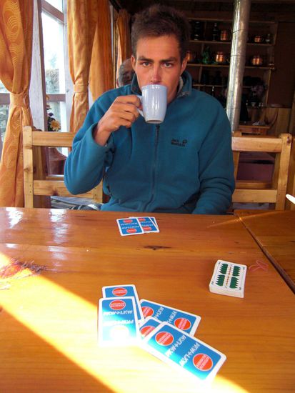 Karten spielen  und heissen Tee trinken haben wir jeden Tag mind. 2h gemacht