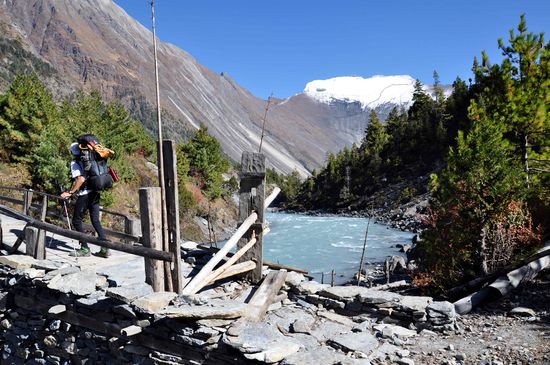 erste Schneebedekte Berge