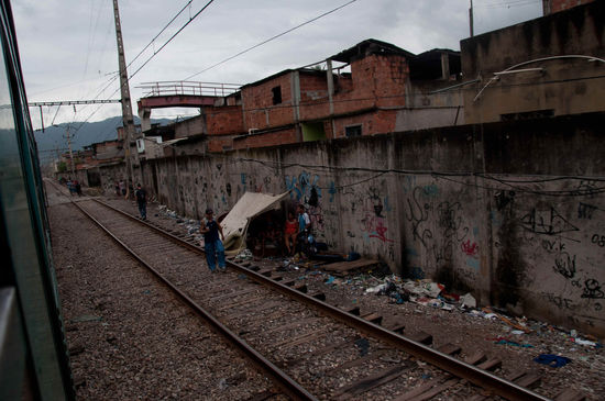 Vorstadtzug nach Alemâo