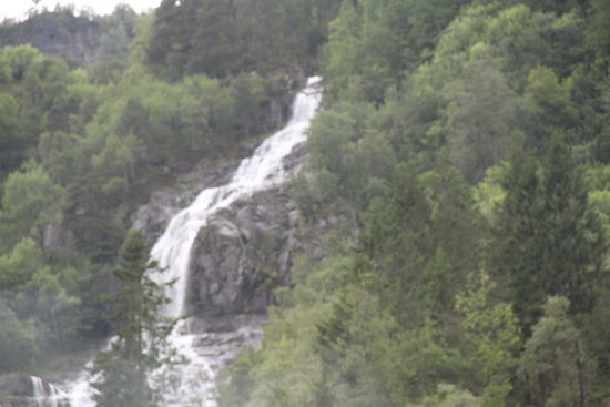 Erneut einer der vielen Wasserfälle