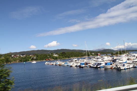 Der Yachthafen vno Alesund