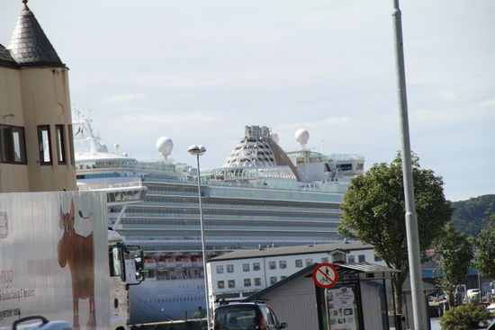Da hat ein Riesenpott in Alesund halt gemacht. Das waren alles Brieten und Rentner