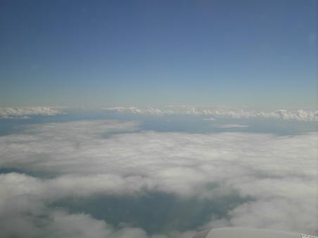 Zwei Engel ueber den Wolken von Cairns