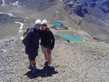 Am Gipfel angelangt mit Blick auf die glitzernden Seen