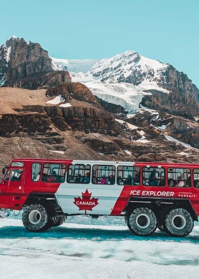 Mit den Bussen geht´s auf den Gletscher (Bild ist nicht von uns)