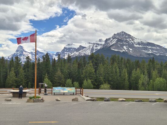 The Saskatchewan River Crossing, die einzige Tankstelle mit Shop auf der Strecke. Hier kann man sich davon überzeugen, dass es immer noch ne Ecke teuer geht... 