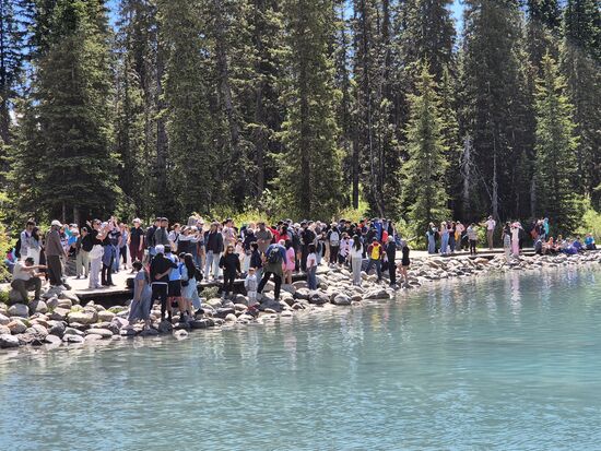 Menschenmassen am Lake Louise