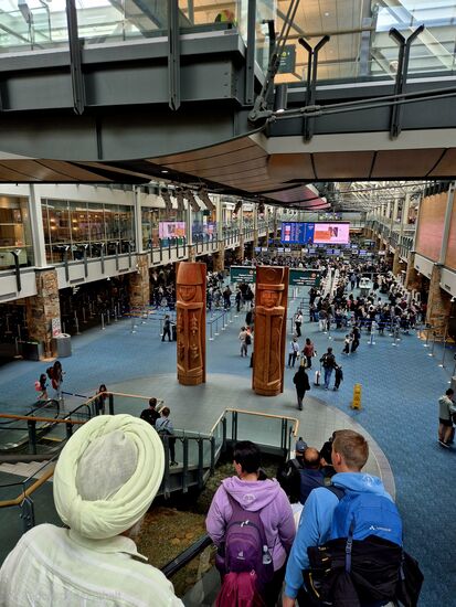 Im Flughafen direkt nach der Ankunft