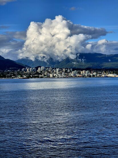 Blick vom Hafen auf Vancouver North