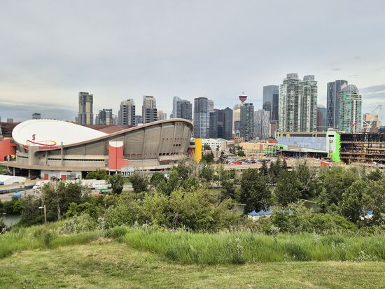 Skyline Calgary und Saddle Dome