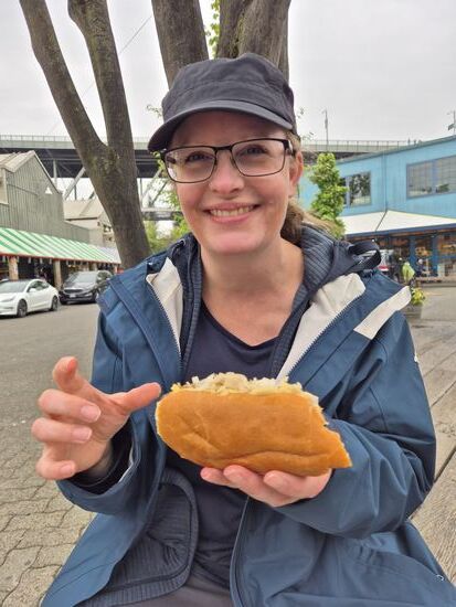 Grobe Bratwurst - Nicole ist glücklich 