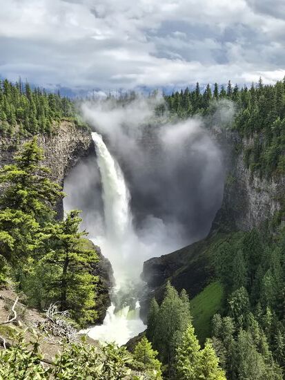 Helmcken Falls (141 m hoch)