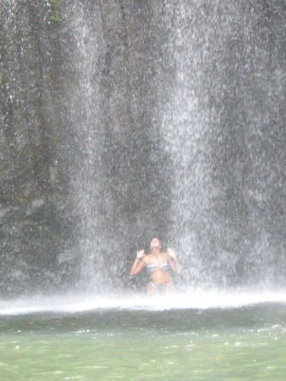 unter den Millaa Millaa Falls