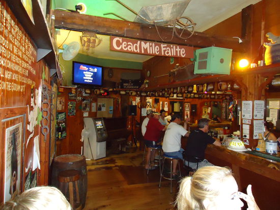 hier noch ein paar Bilder zum vorigen Bericht: der coole Outbackpub 