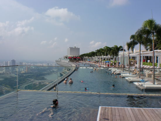 AUF dem Marina bay Sand Hotel im Skypark!!! 