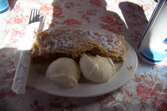 AAAAApfelstruuuuuudel!! yummyyyyy  