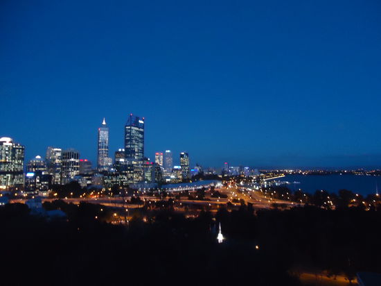 Perth bei Nacht