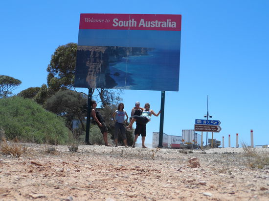 wir haben immer unseren Spaß beim Schildfoto 