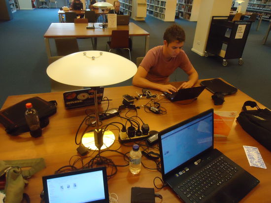 Internetsession in der Bücherei