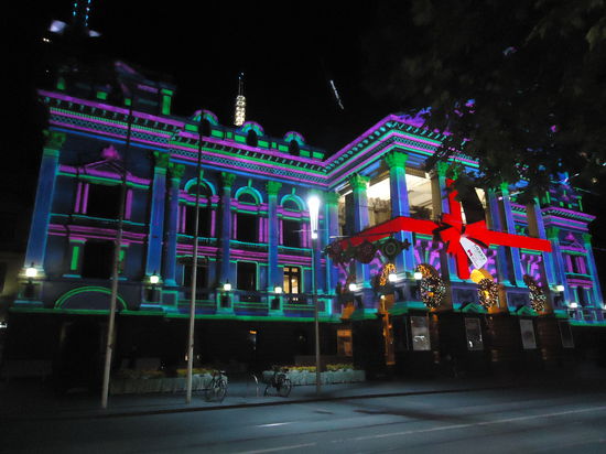 Weihnachtsdeko abends in Melbourne!