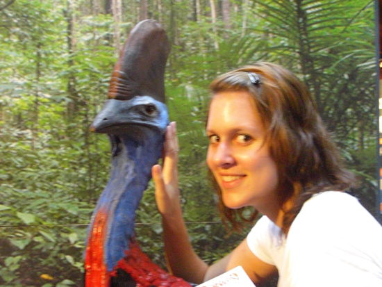 Das ist ein Cassowary (das Bild vom echten lad ich euch auch mal noch hoch..!)