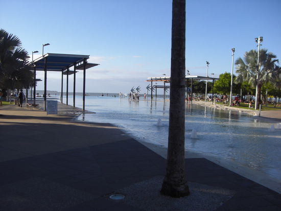 Die "lagoon" von Cairns - der Pool sozusagen 