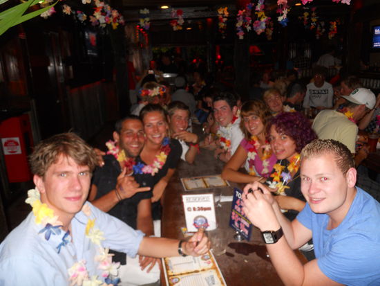 Das ist in der Kneipe in der wir auch immer das Abendessen bekommen habe - und abends dann immer Party war 