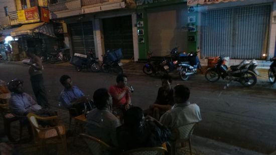 morgens um 5 zum Kaffeeklatsch