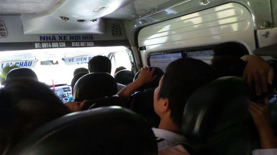 der volle Kleinbus - schwer ein Bild zu machen wegen Platzmangel..^^