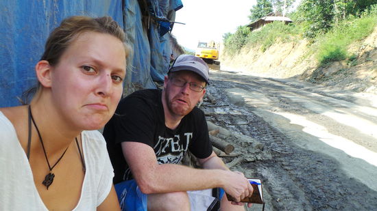 am Straßenrand...unglückliche Gesichter... 