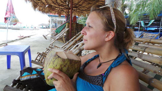 in Halong City leckere Kokosnuss schlürfen (dort gabs auch nichts anderes zu tun  )