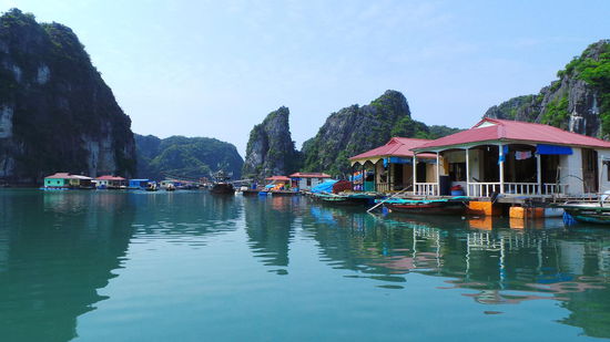 ein Dorf auf dem Wasser