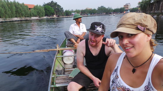 Tam Coc, hier seht ihr den Fußpaddler 