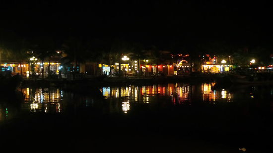 Hoi An am Flussufer bei Nacht