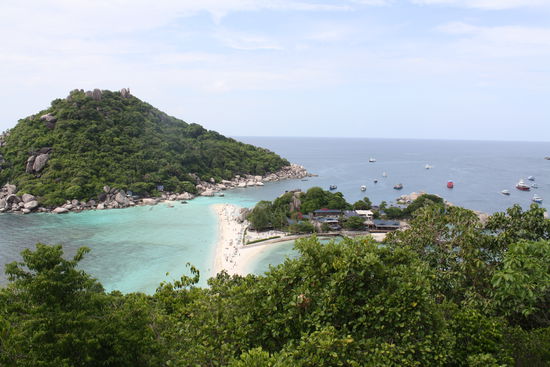 die Insel, vor der wir immer getaucht sind.
weiter links würde jetzt unser Boot stehen....