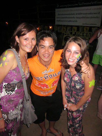 Die beiden habe ich schon erwähnt, im Flugzeug Dubai - Bangkok kennen gelernt 