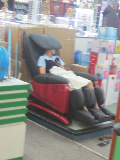 die Einzige schlafend-Arbeitende