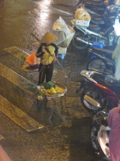 auch im Regen muss Geld verdient werden