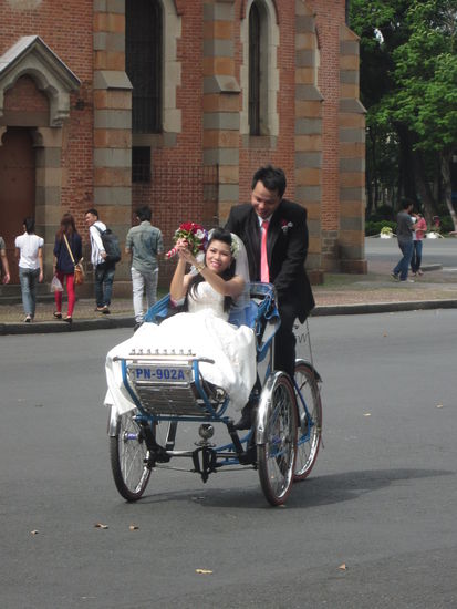ich habe soooo viele Hochzeiten in Asien gesehen, aber dieses ist mein schönstes Bild