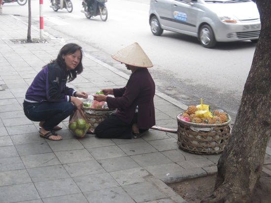 sie freut sich, das jmd etwas kauft