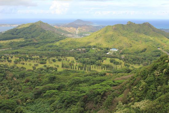 Blick vom Nu'uanu Pali Look Out auf Oahu's Ostküste