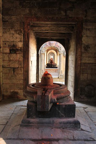 hinduistisches Shivalingam in Pashupatinath (Fruchtbarkeitssymbol)