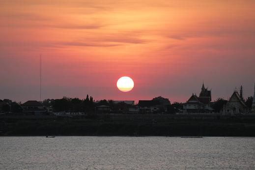 Sonnenuntergang über Thailand von Laos aus gesehen