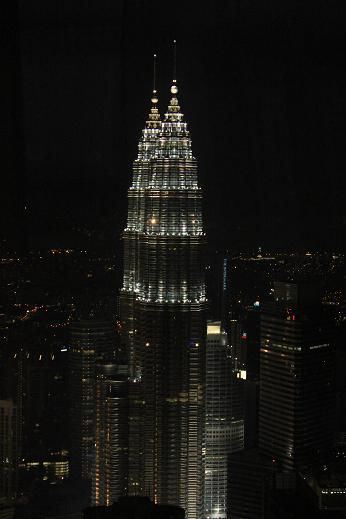 Die Petronas Towers von KL-Tower aus.