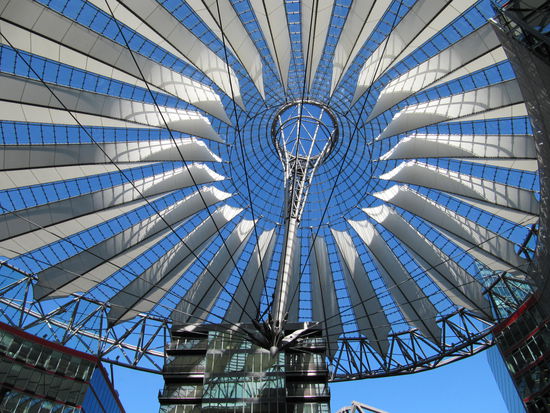 Dach vom Sony Center